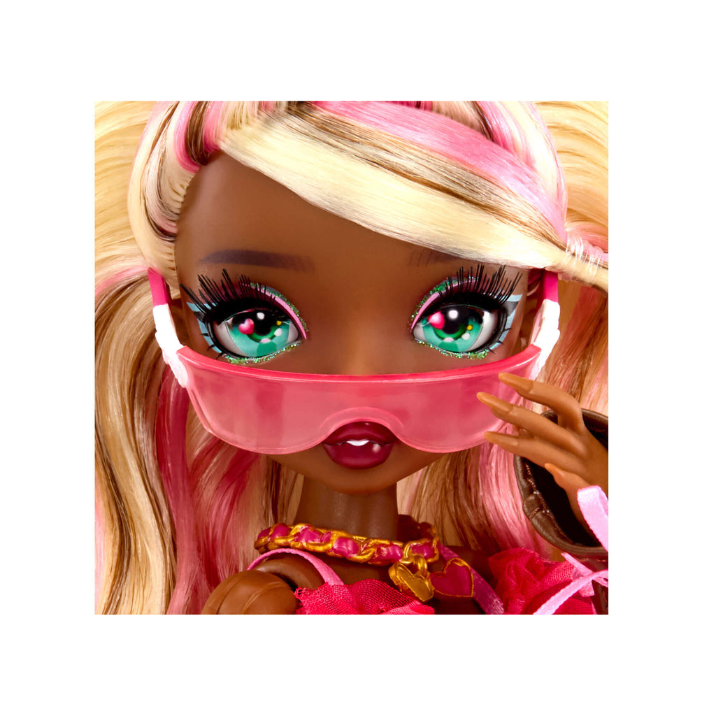 Mirror Mi Amora Valentina Fashion Doll