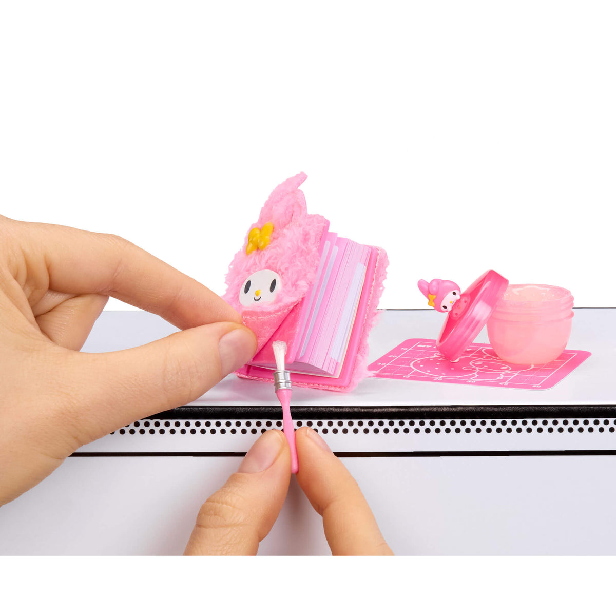 MGA's Miniverse Make It Mini Hello Kitty® and Friends Series 3 Mini Collectibles – 2 Pack