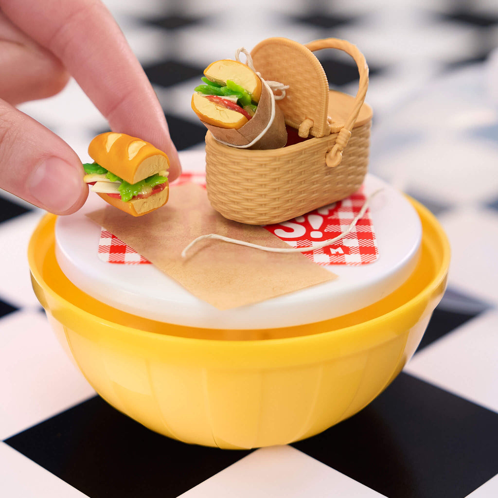 MGA's Miniverse Make It Mini Diner Series 4 Mini Collectibles