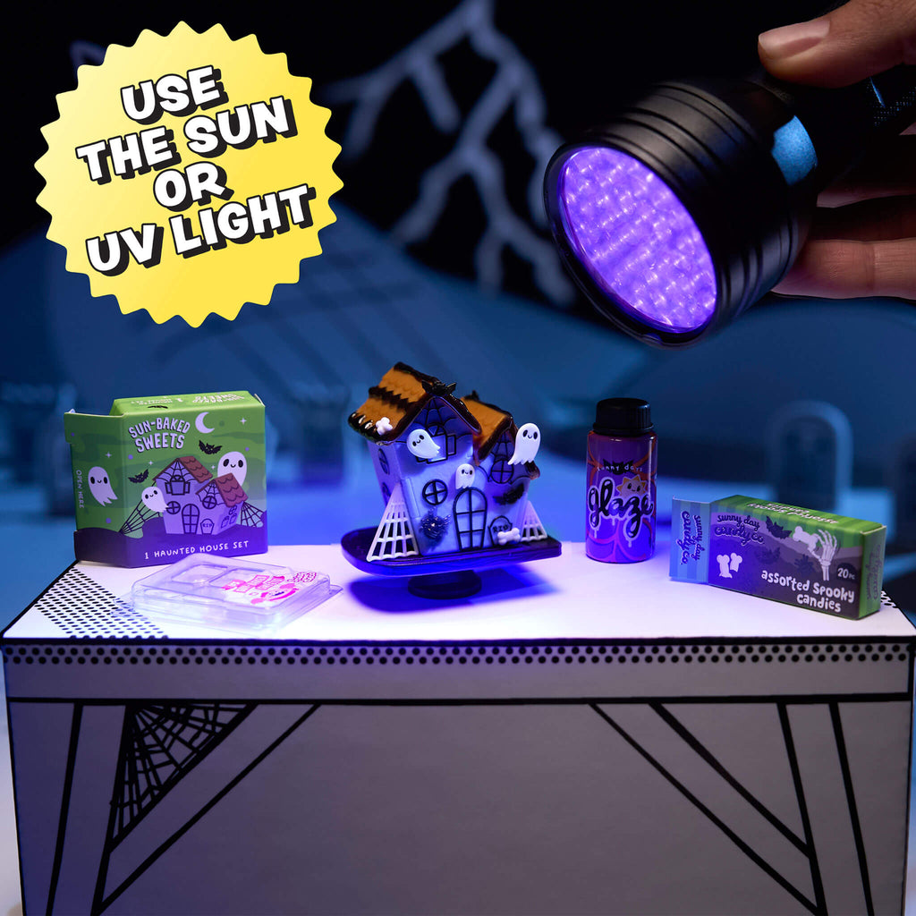 MGA's Miniverse Make It Mini Halloween 2025 Beetlejuice™ Mini Collectibles – 3 Pack