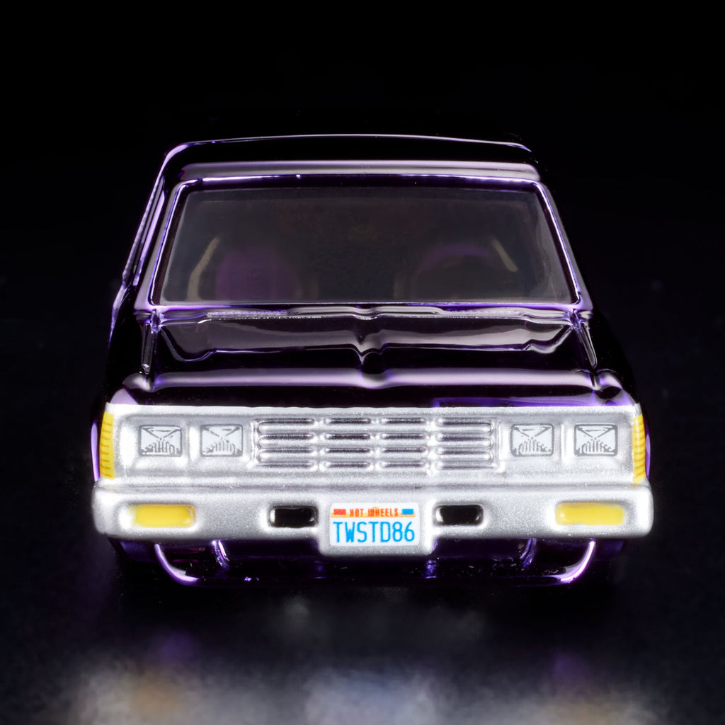 Hot Wheels RLC 1986 Nissan 720 King Cab