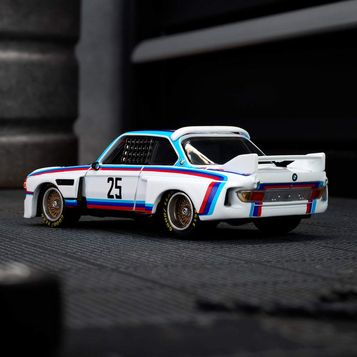 Hot Wheels Elite 64 1975 BMW 3.0 CSL Race