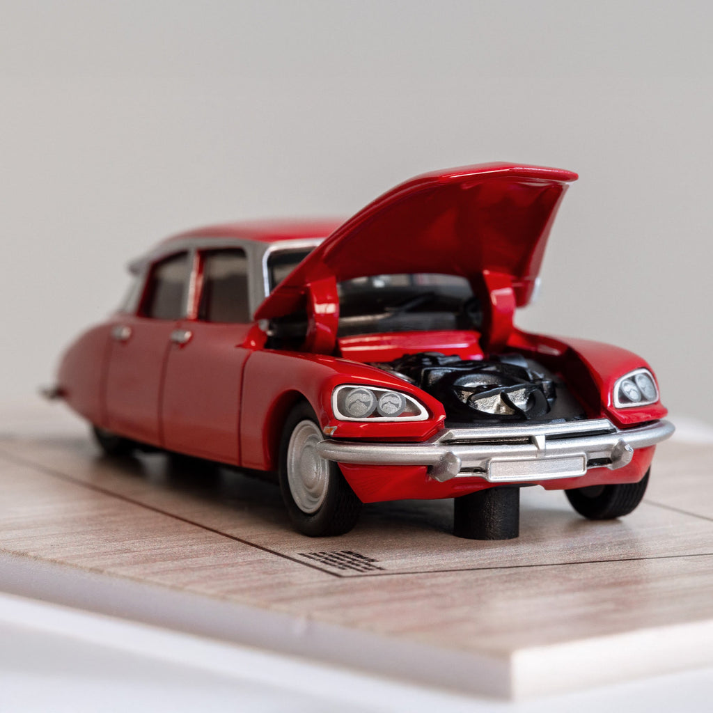 Hot Wheels x MoMA Citroën DS 23 Sedan
