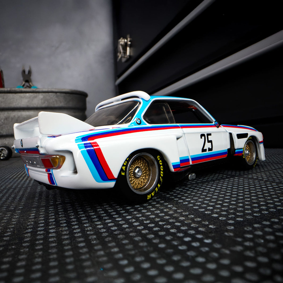Hot Wheels Elite 64 1975 BMW 3.0 CSL Race