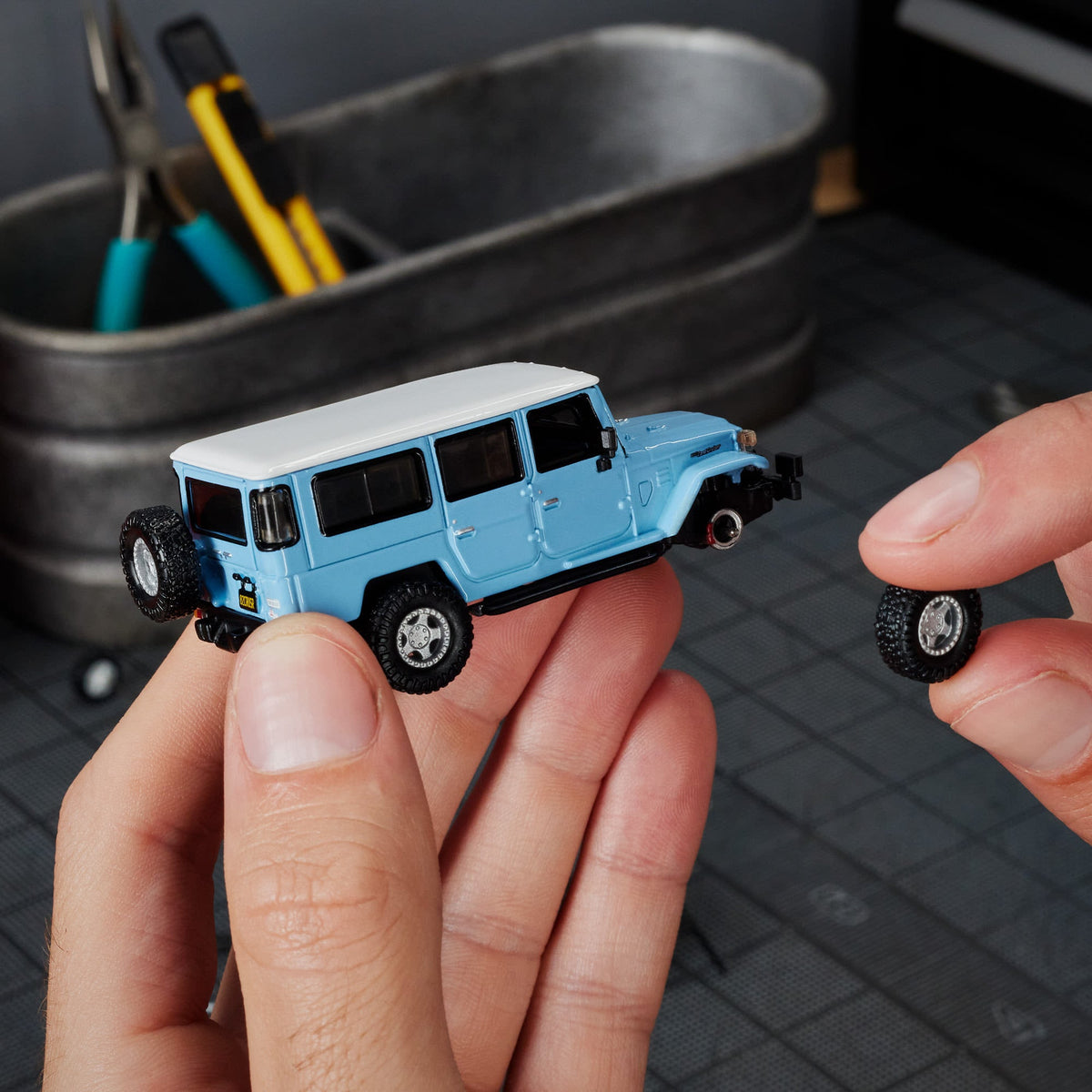 Hot Wheels Elite 64 Mod Shop 1982 Custom Toyota Land Cruiser FJ45 Troopy