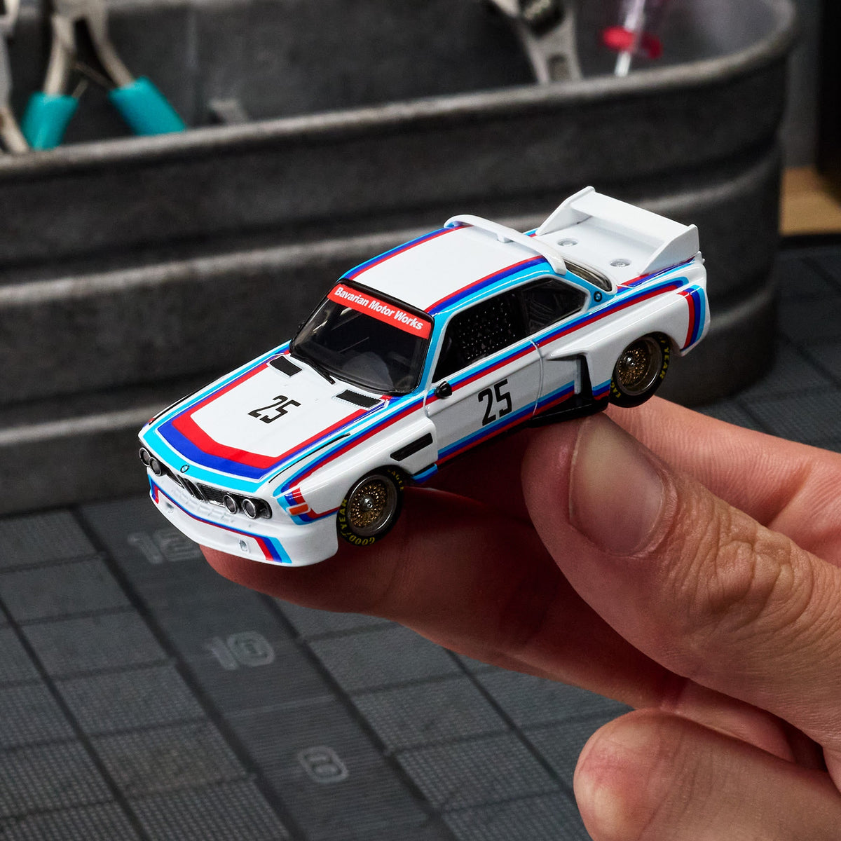 Hot Wheels Elite 64 1975 BMW 3.0 CSL Race
